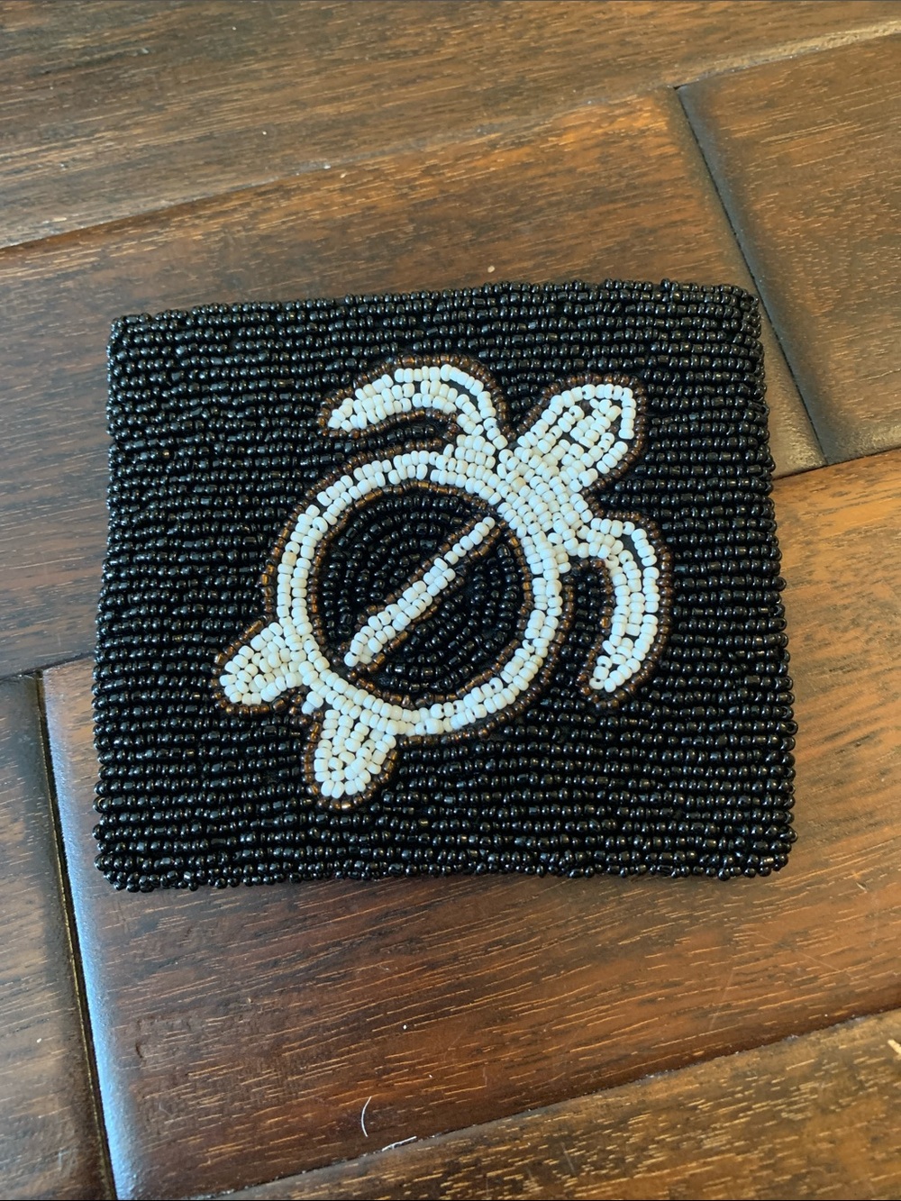 Black and white beaded sea turtle coin, key or card case